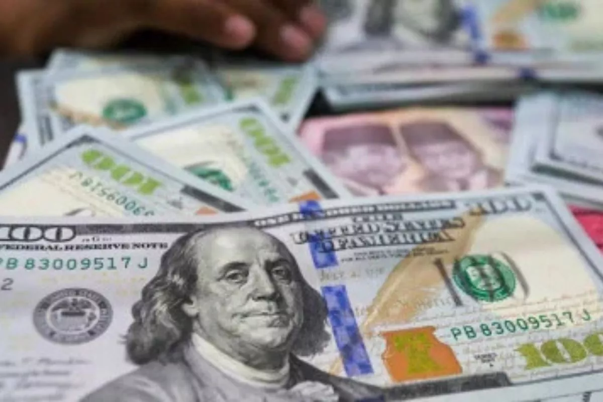 Rupiah pada Jumat Pagi Menguat Jadi Rp18.065 per Dolar AS