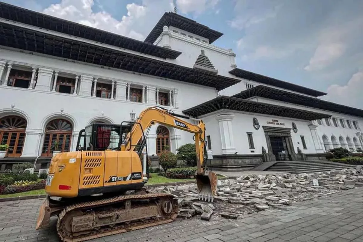Rekonstruksi Jalan Gasibu dan Gedung Sate Bukan Sekadar Rekayasa