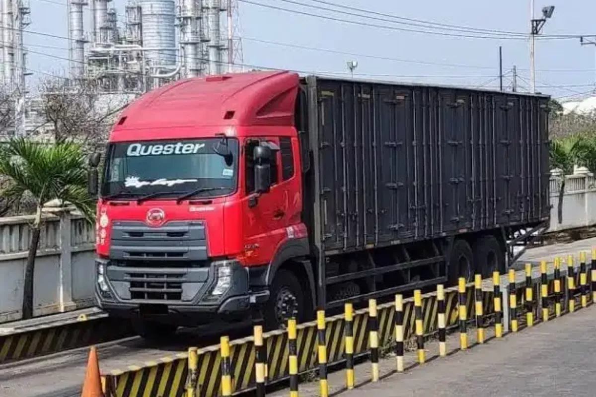 Dekarbonisasi Truk Angkutan Vital, Kunci Daya Saing & Mandiri Energi