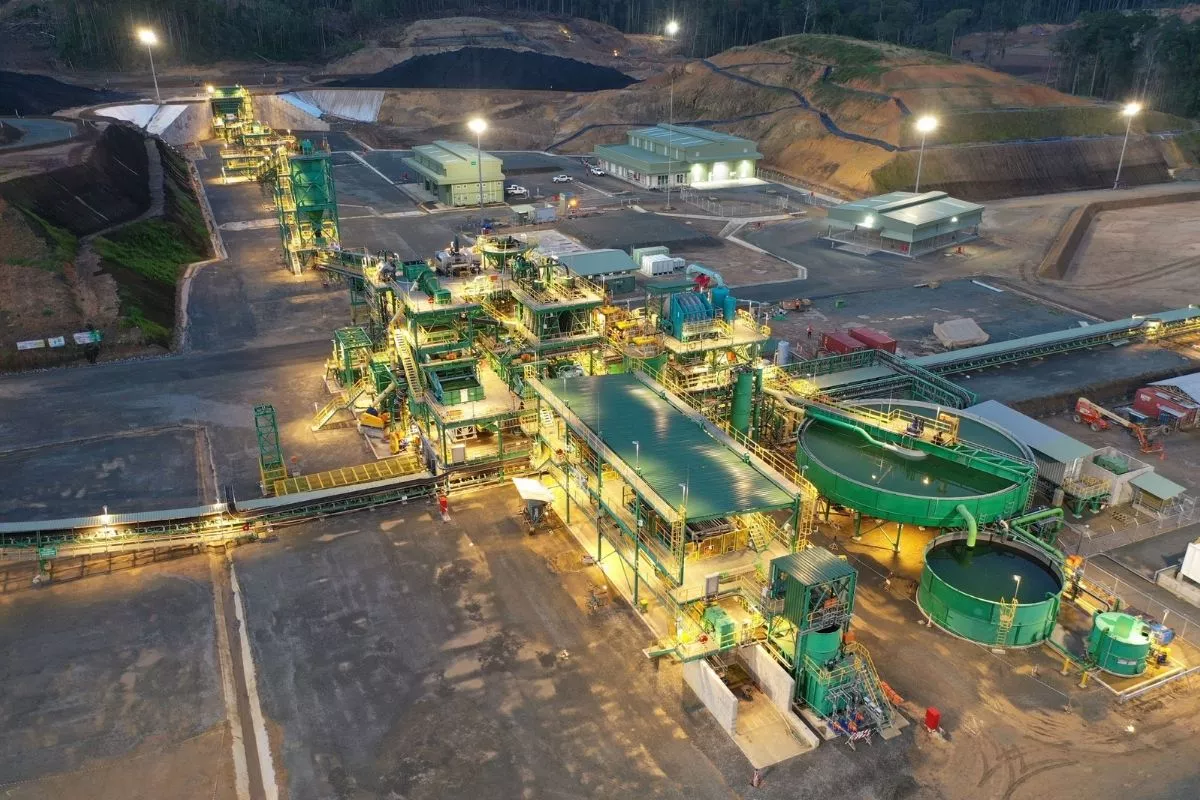 Prospek Saham ADMR Menguat Seiring Operasional Penuh Pabrik Aluminium
