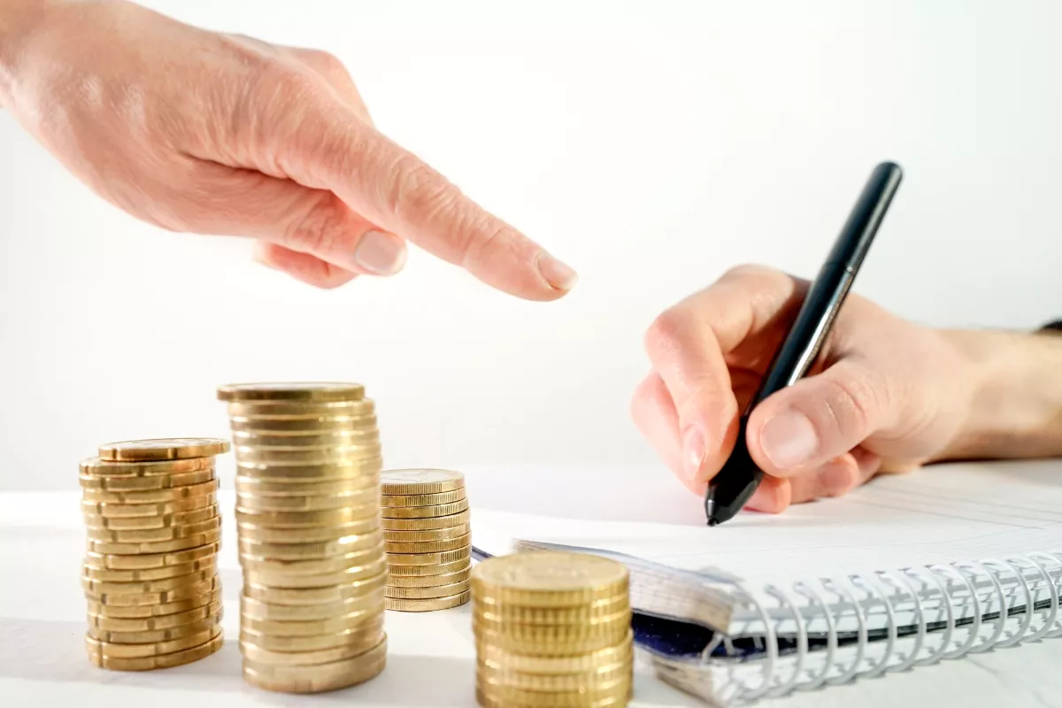 Cara Mengatur Cash Flow Saat Terjebak Gaya Hidup Penuh Gengsi