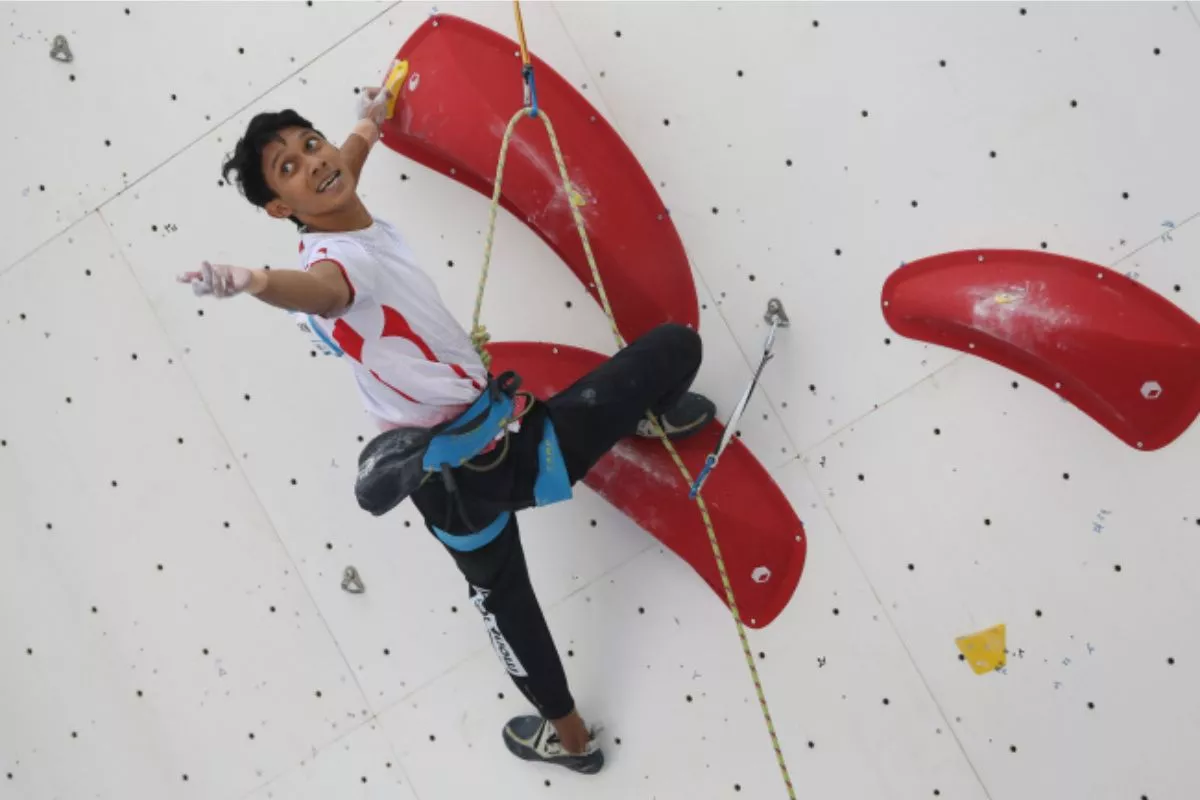 Atlet Panjat Tebing Indonesia Ravianto Ramadhan Tembus Semifinal Boulder di Innsbruck