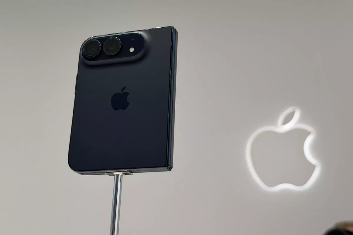 iPhone Duo Hadir Lebih Tebal dan Berat Dibandingkan Foldable Android
