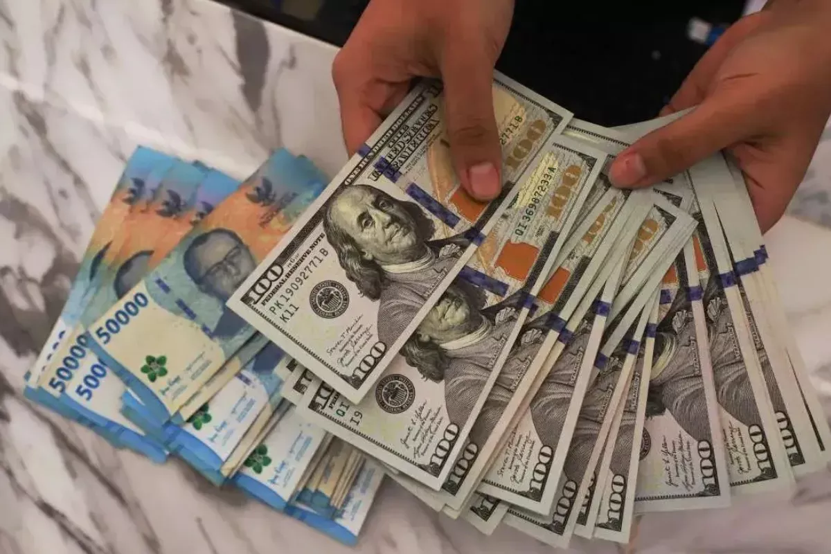 Rupiah Hari Ini Berpotensi Terpuruk Akibat Sentimen Risiko Global