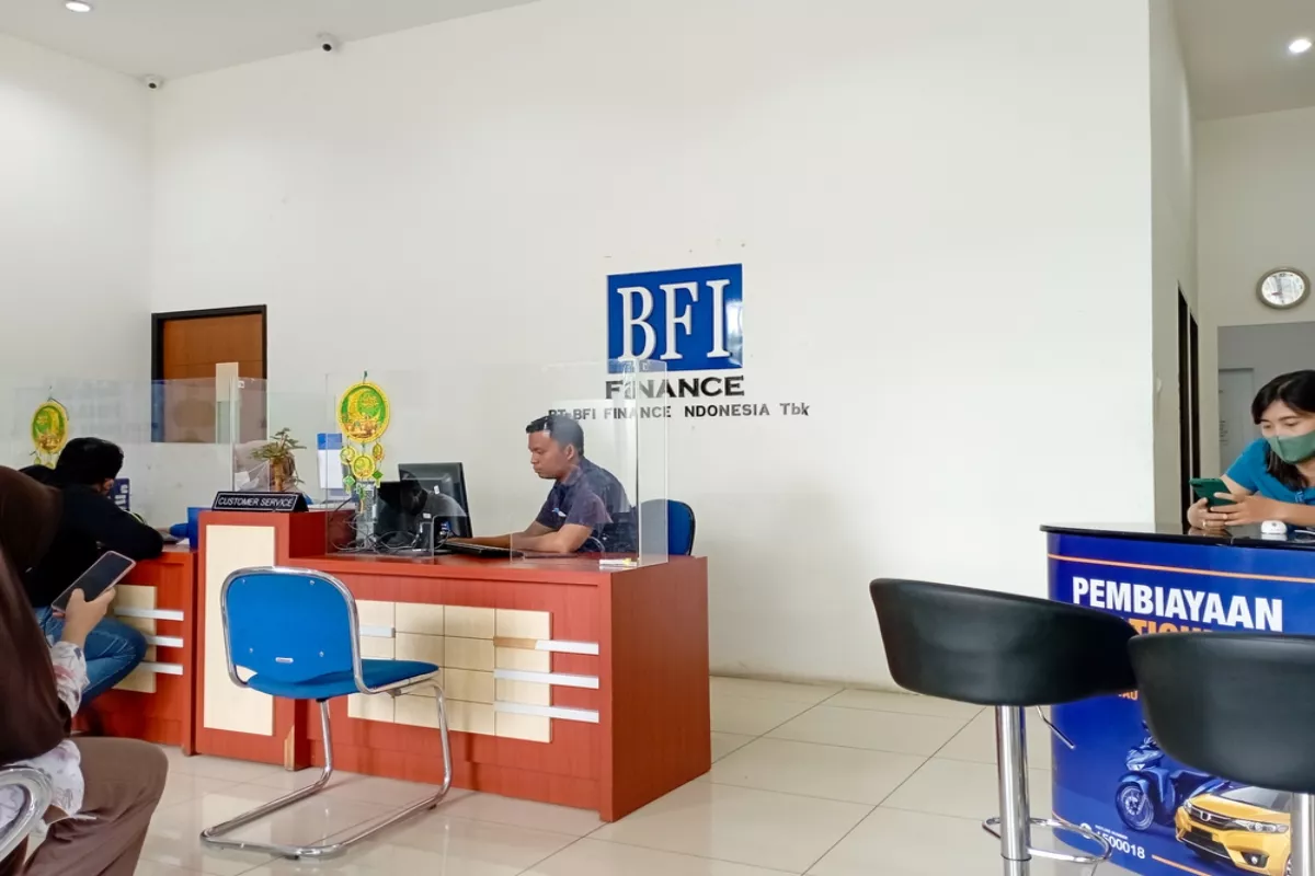 Saham BFIN Turun ke Rp 705, Siap Bagikan Dividen Rp 3.500 per Lot