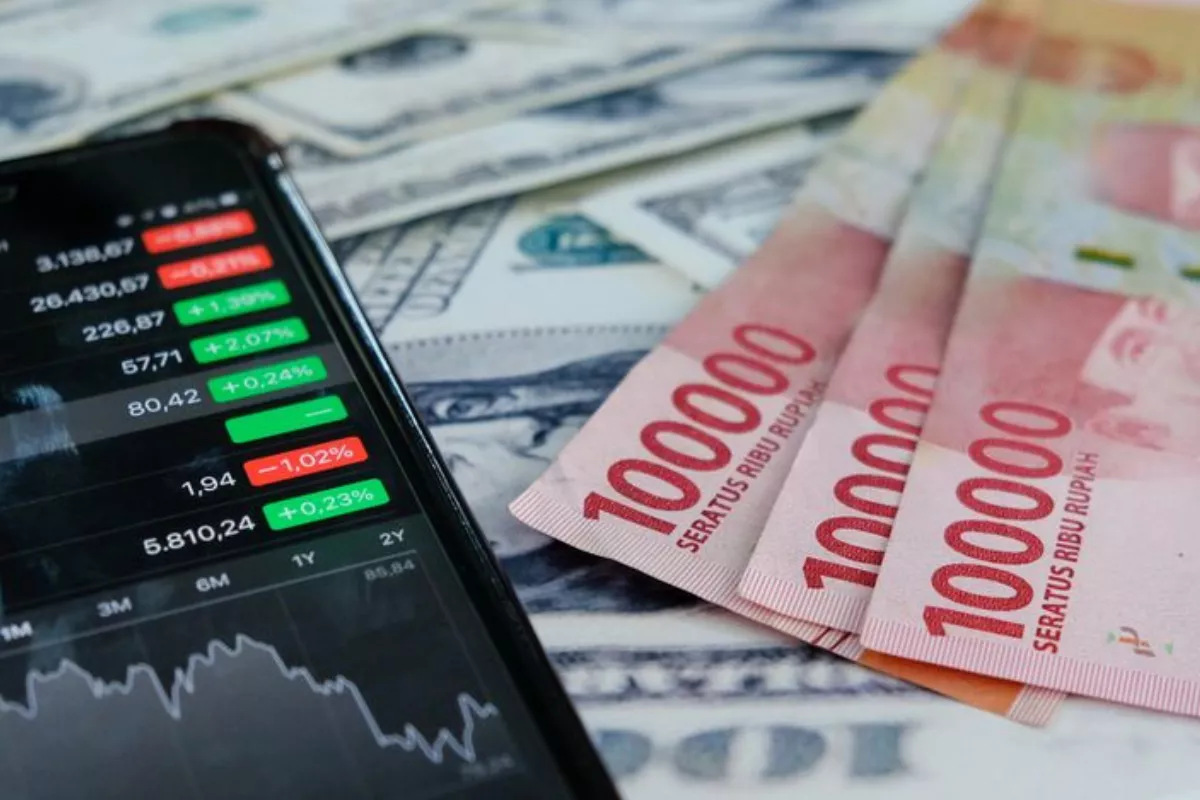 Pergerakan Nilai Tukar Rupiah Hari Ini Diprediksi Melemah ke Rp18.000