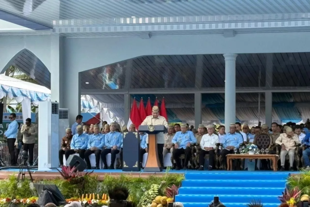 Prabowo Terima Lencana Emas Adhi Bhakti Tani Nelayan Maha Utama