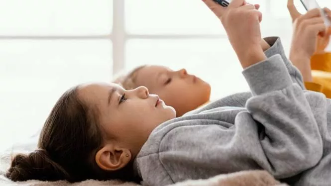 Anak Tantrum saat Gadget Diambil? Ini Cara Mengatasinya