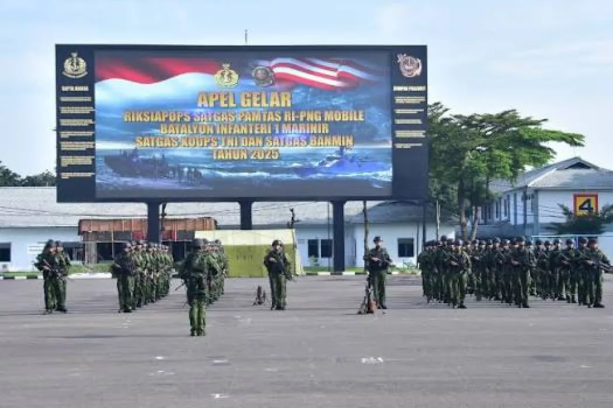 Marinir Beri Penghargaan Prajurit Berprestasi di Papua