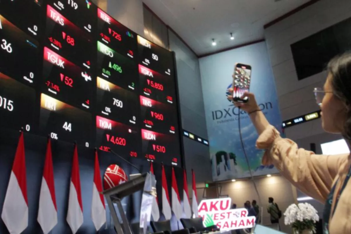 IHSG Berpotensi Turun ke Level 5.750 serta Rekomendasi Saham Hari Ini