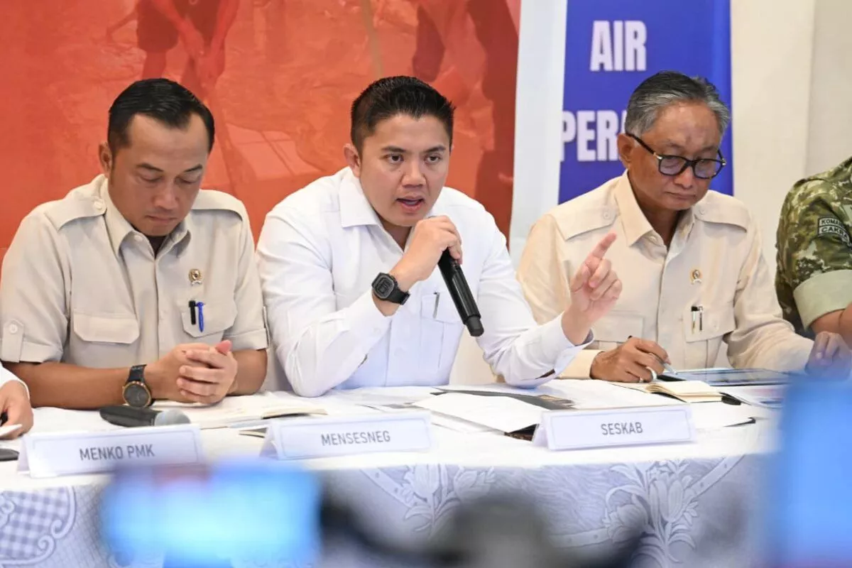 Seskab Buka Rapat Penanganan Karhutla Sumatera di Palembang