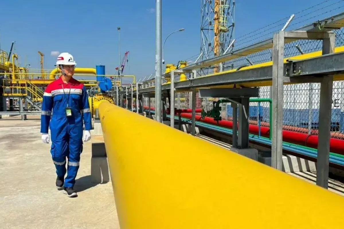 Rekomendasi dan Prospek Saham PGAS Usai Harga LNG Industri Turun