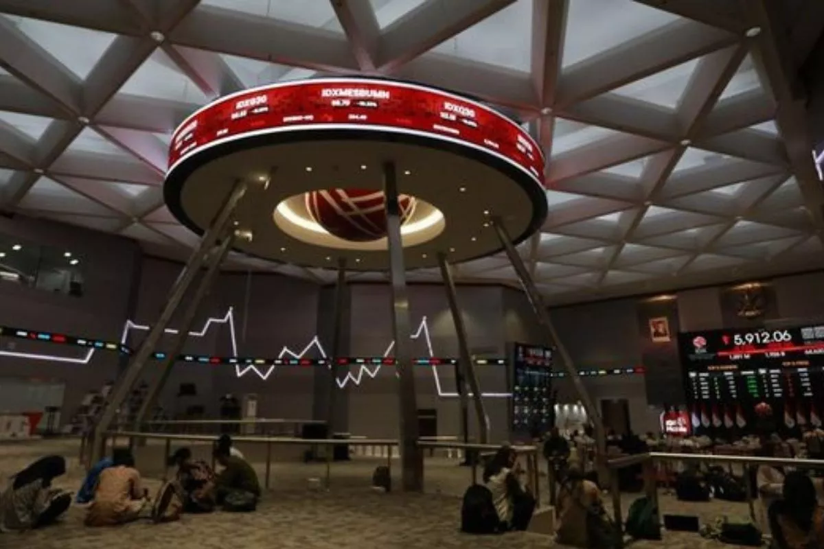 IHSG Terkoreksi ke Level 6.678, Saham INDY dan ANTM Malah Melesat