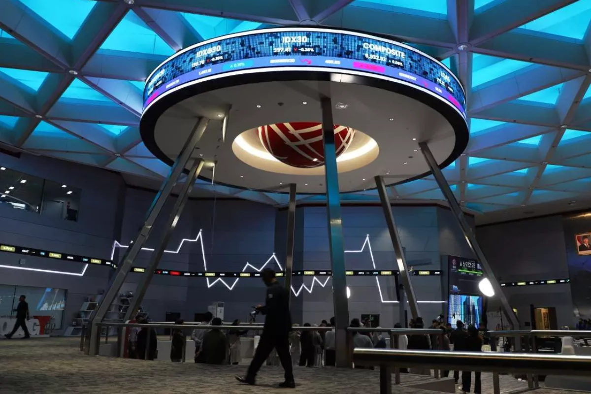 IHSG Melemah, IDXHEALTH Pimpin Koreksi 2,43 Persen