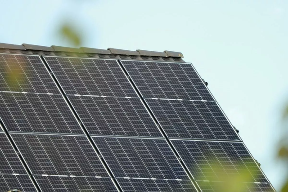 Maksimalkan Produksi Energi, PLTS Atap Efektif Saat Musim Kemarau
