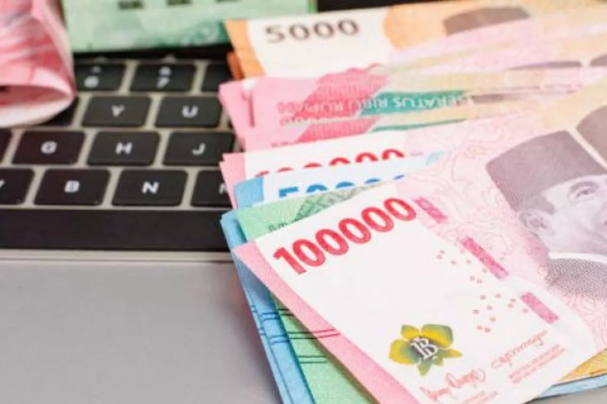 Nilai Tukar Rupiah Melemah ke Rp17.521 Akibat Tekanan Harga Minyak