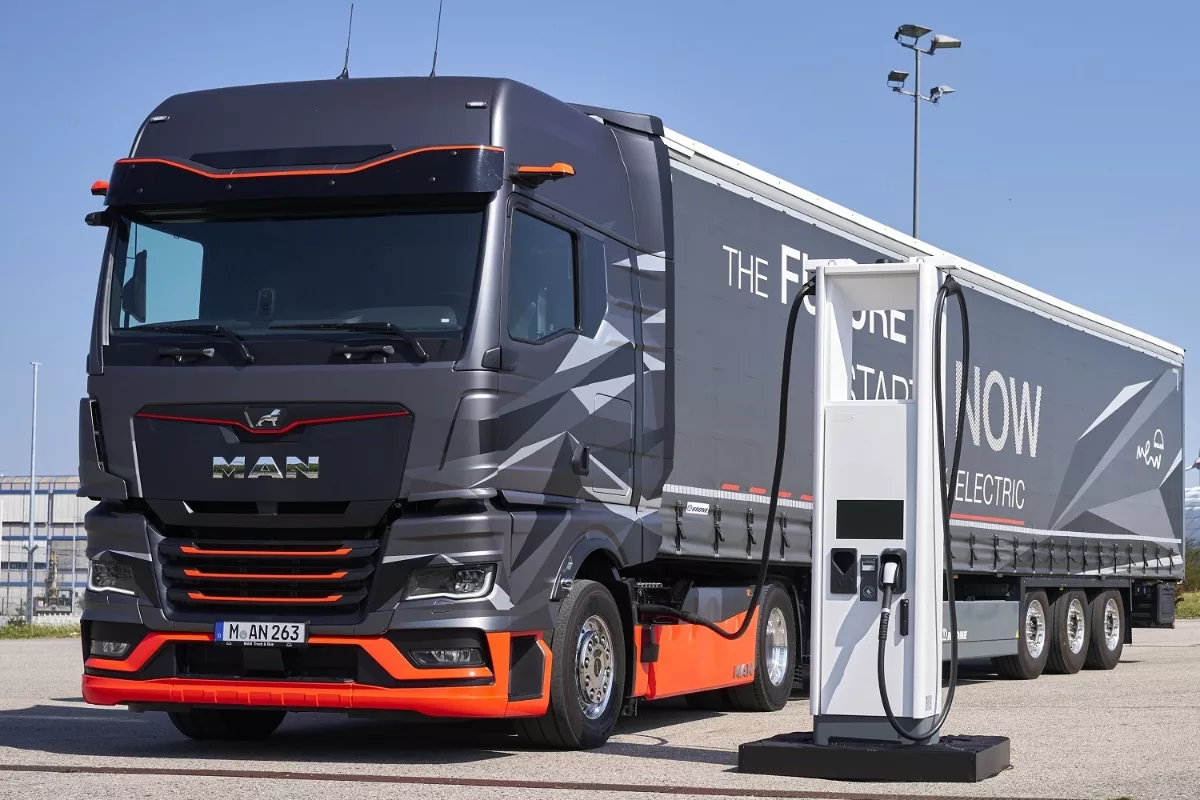 Teknologi Swap Baterai Truk Listrik SANY SE588 Selesai Dalam 5 Menit