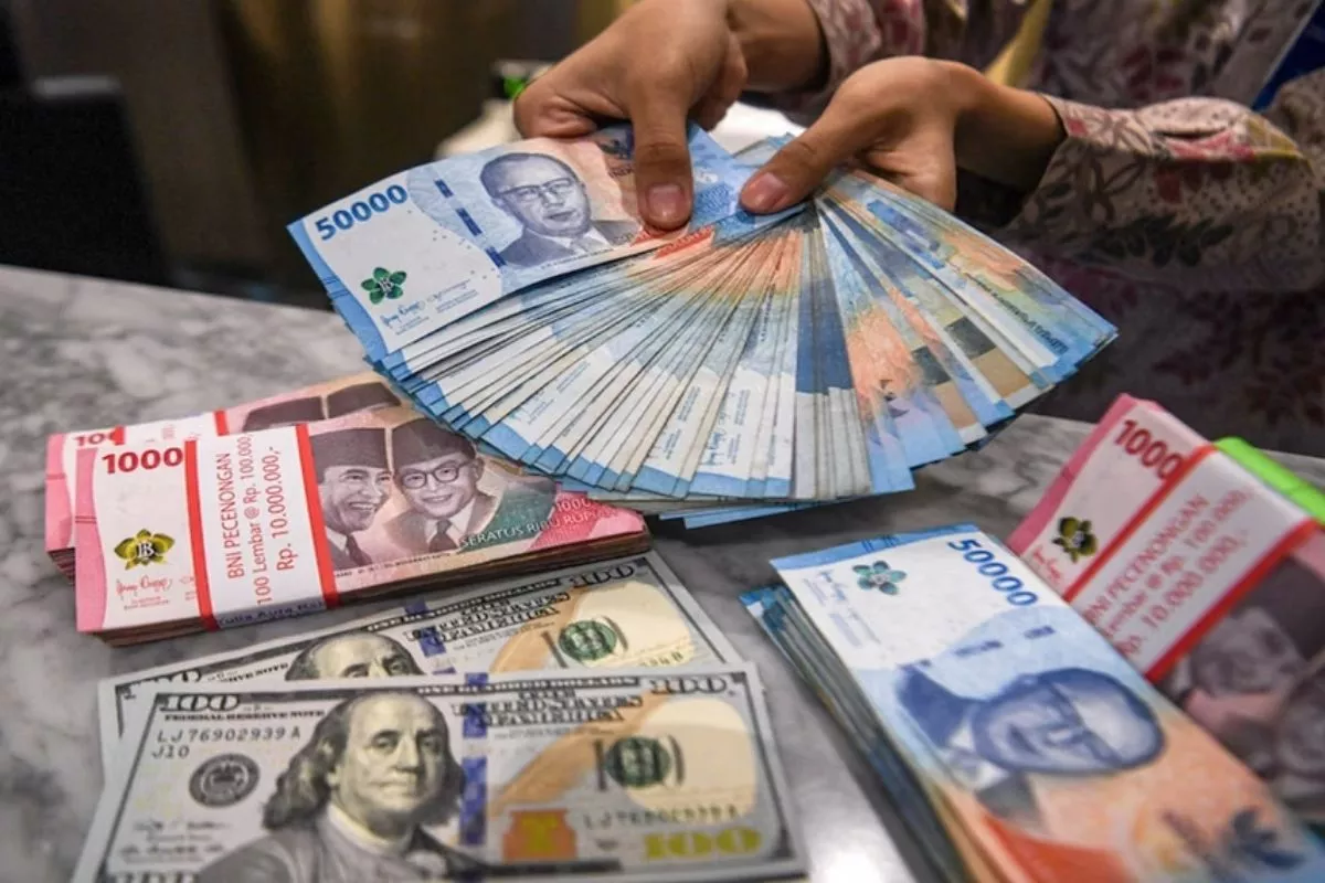 Gubernur BI Mundur, Simak Kurs Dolar di BCA, BRI, Mandiri, dan BNI
