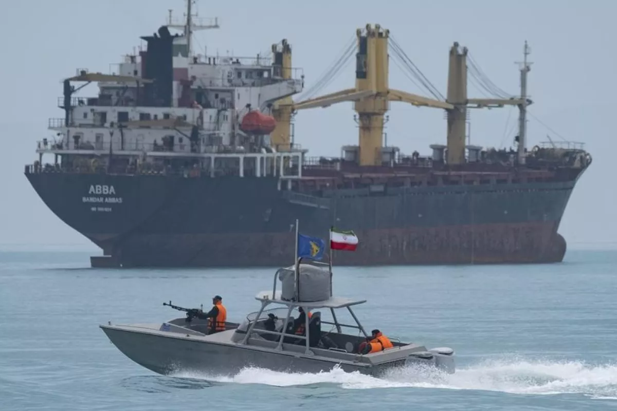 Harga Minyak Dunia Melonjak Akibat Serangan Baru Amerika Serikat ke Iran