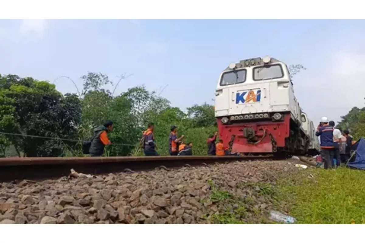 Jalur KA Cianjur-Sukabumi Kembali Dibuka Usai Perbaikan Gogosan