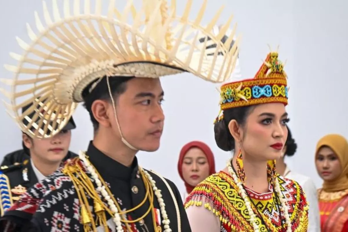 Wapres Gibran Kenakan Pakaian Adat Rote dari NTT di Upacara HUT RI
