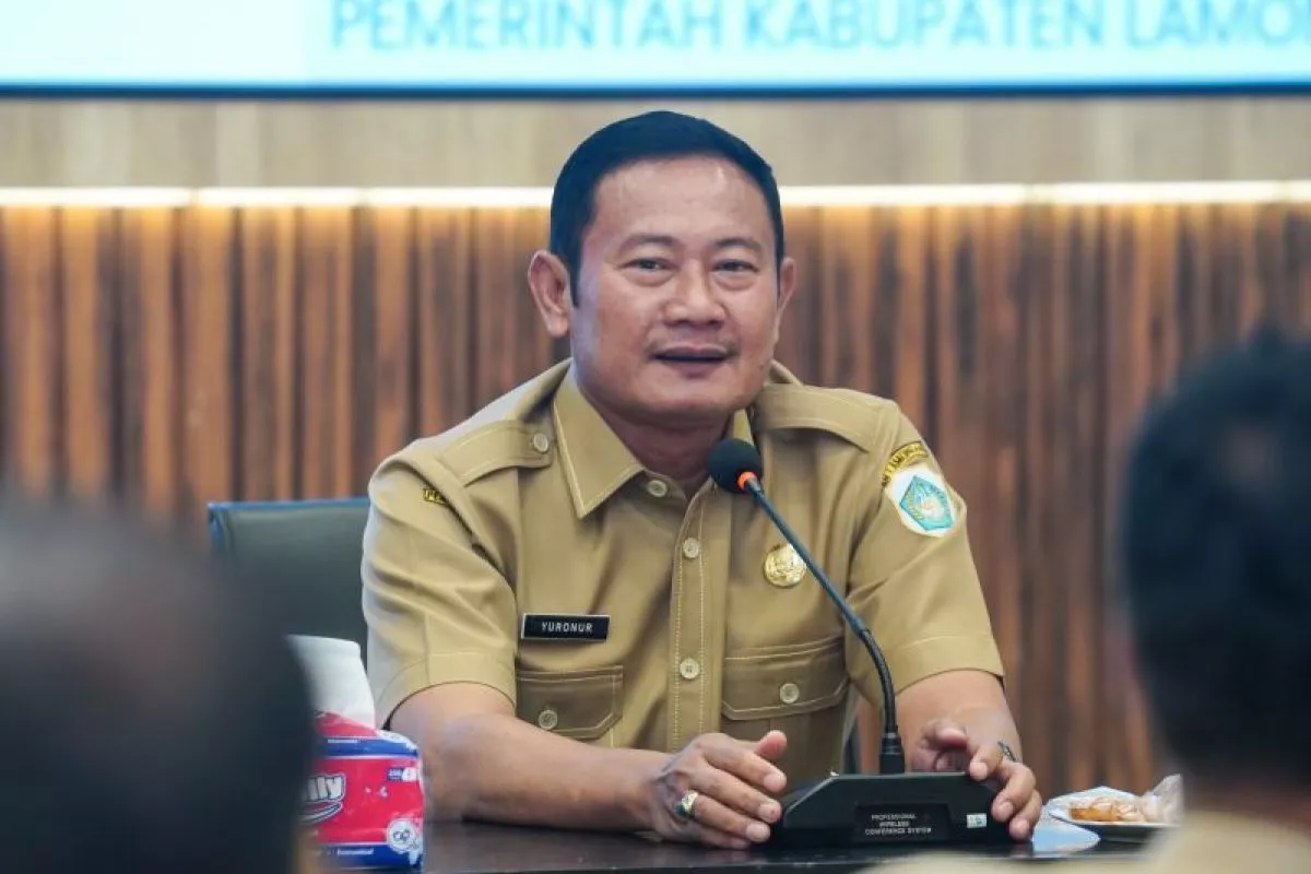 Komitmen Wujudkan Jalan Mulus Buat Bupati Lamongan Diraih Hadiah IJTI