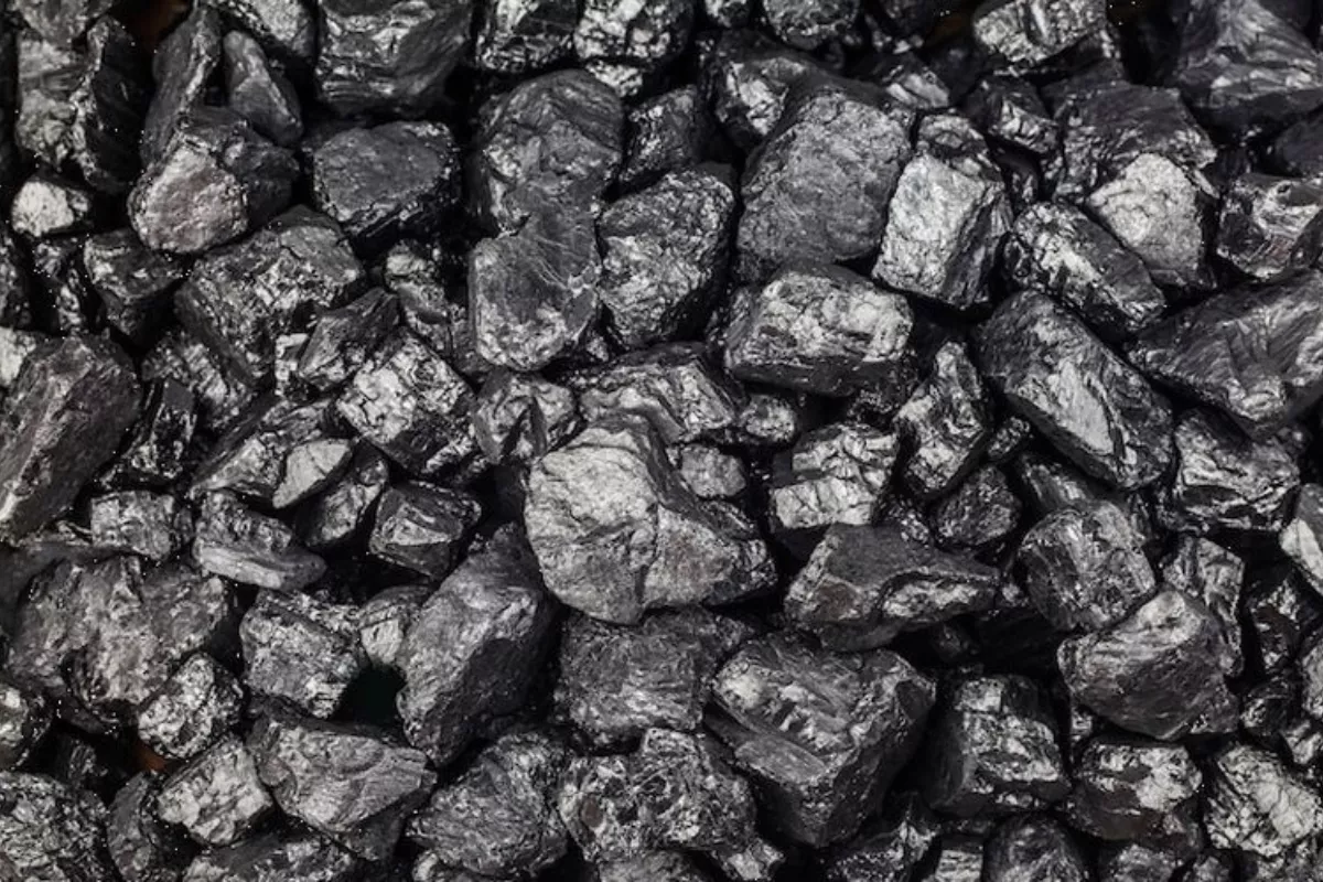 Kenaikan Harga Minyak dan Gangguan Pasokan Picu Lonjakan Batu Bara