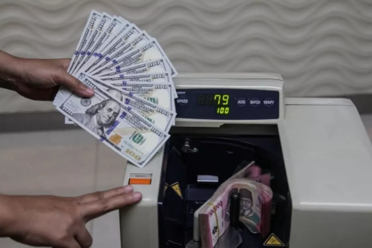 Nilai Tukar Rupiah Diperkirakan Merosot Lagi pada Transaksi Mendatang