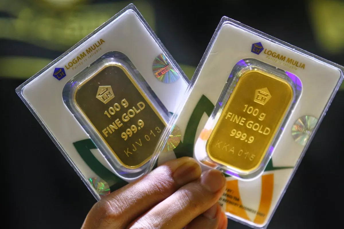 Emas Antam Melemah Sepekan, Harga Batangan Turun Rp33.000