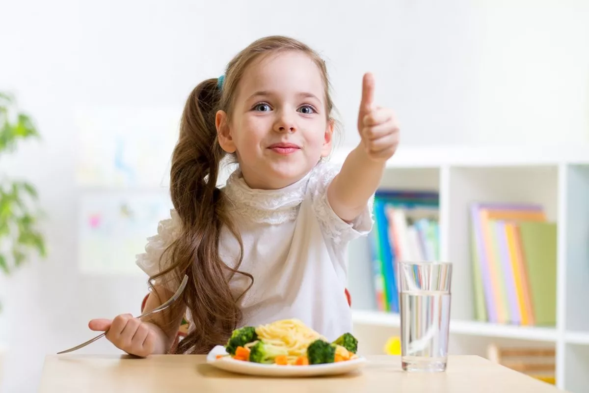 Cara Membiasakan Anak Suka Makan Sayuran Sejak Dini Menurut Ahli