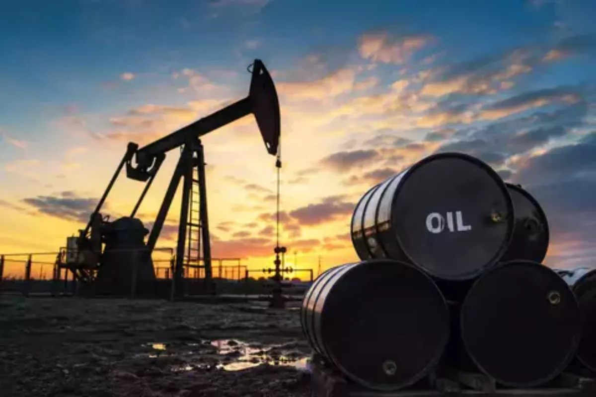 Harga Minyak Hari Ini Anjlok 2 Persen ke Level US 100 per Barel