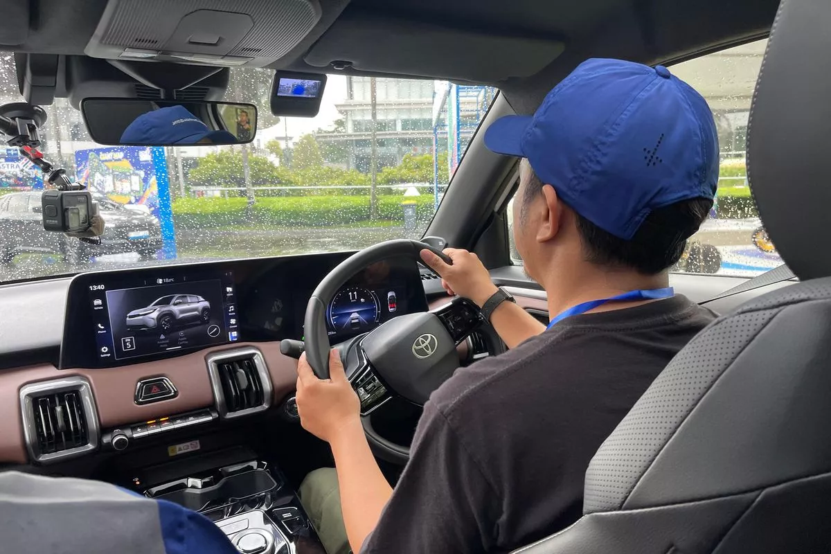 Kebiasaan Buruk Pengemudi yang Menguras Baterai Mobil Listrik