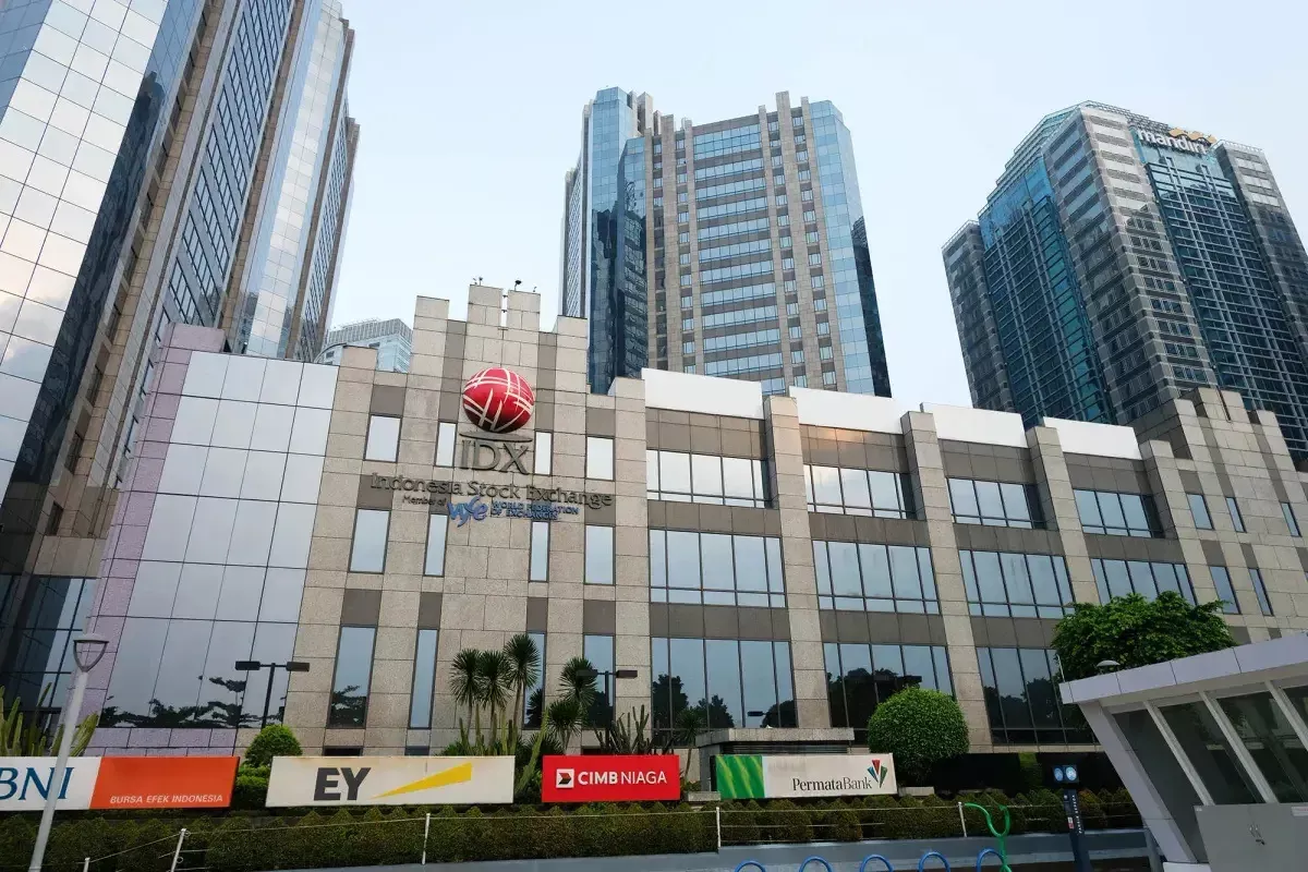BRI Danareksa Rekomendasikan Buy Saham AMMN, ANTM, dan BRMS