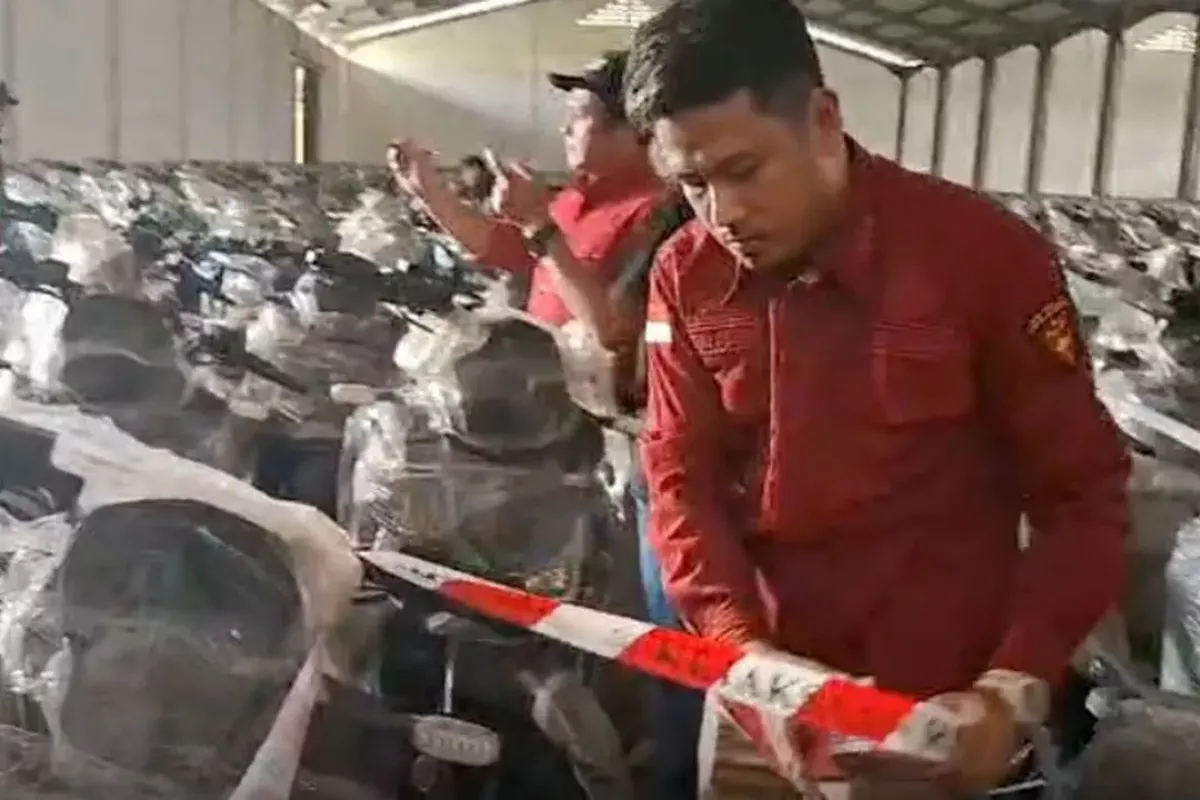 Kejagung Segel 2 Gudang Motor Listrik Kasus MBG, Total Ada 17.600 Unit