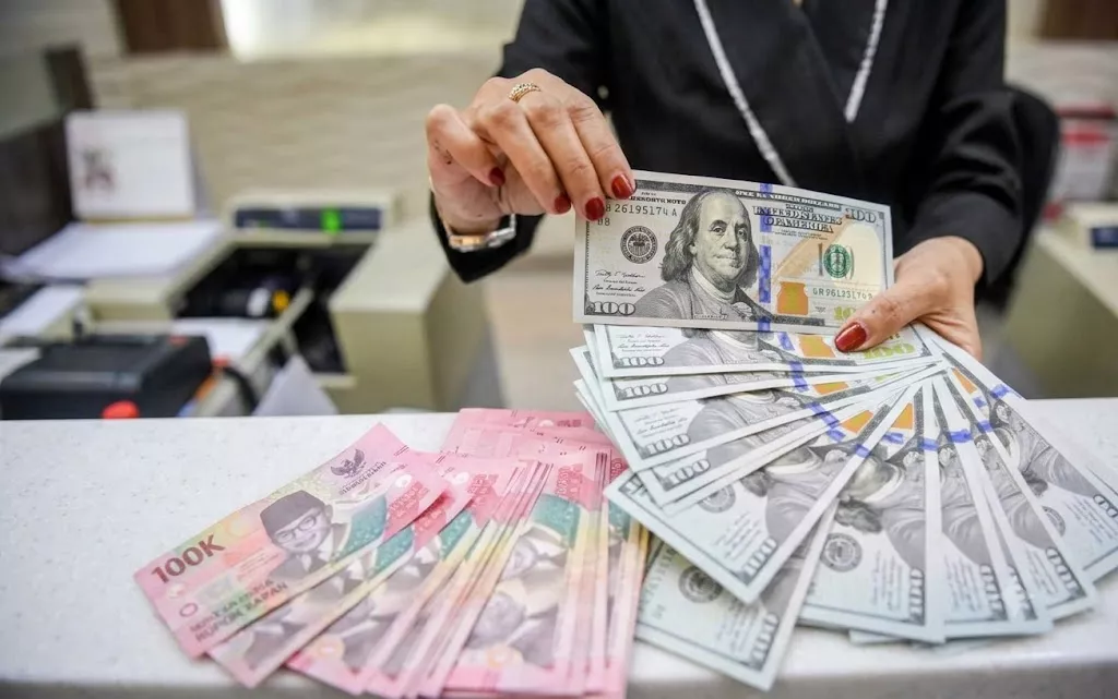 Rupiah Diprediksi Tertekan di Tengah Memanasnya Konflik Global Dan Minyak