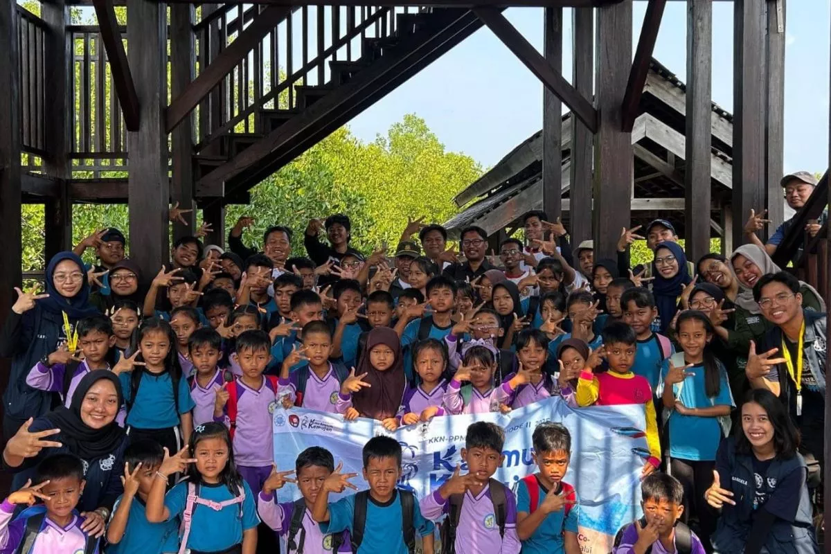 Inovasi Energi Surya: Program KKN UNG-UGM di Desa Botutonuo