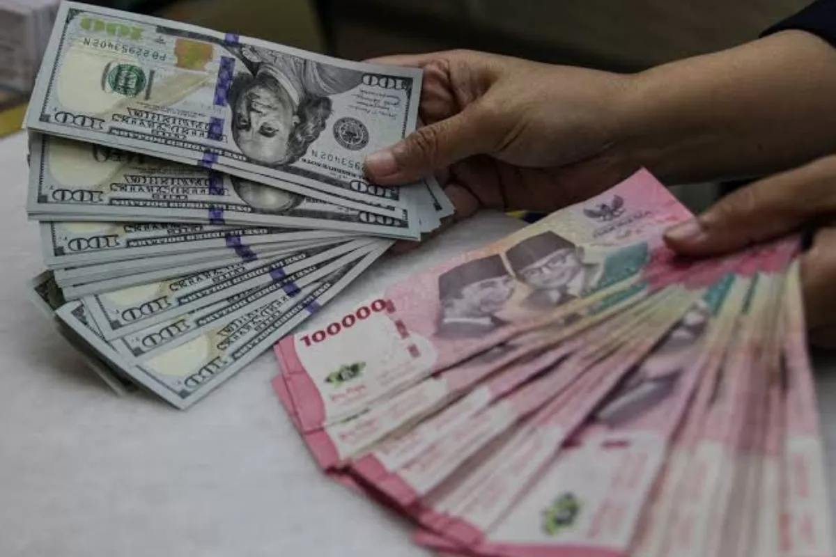Rupiah Melemah di Level Rp18.000 Usai Isu Mundurnya Gubernur BI