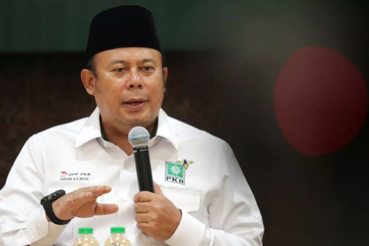 Gantikan Hetifah, Agung Widyantoro Resmi Jabat Ketua Komisi X DPR