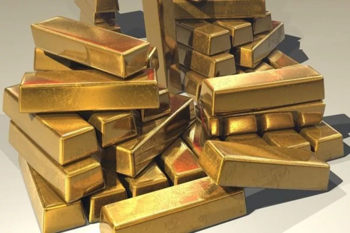 Harga Emas Jatuh Hampir 1% Akibat The Fed, Rekor Terburuk Tujuh Pekan Ini