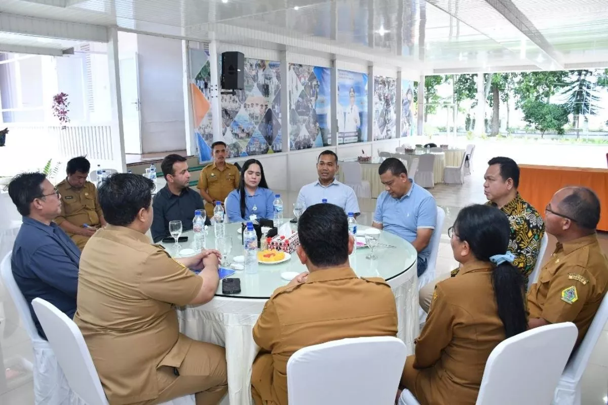 Bupati Samosir dan OPML Inggris Perkuat Pertanian Rendah Karbon