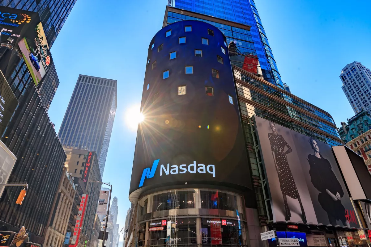 Nasdaq Anjlok 1,33 Persen, Aksi Jual Saham Chip Makin Dalam