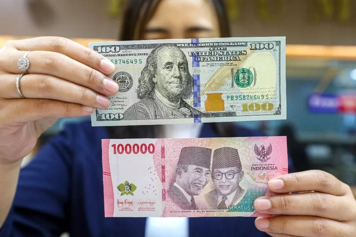 Sempat Tertekan, Rupiah Menguat ke 18.036 per Dolar AS Akhir Pekan