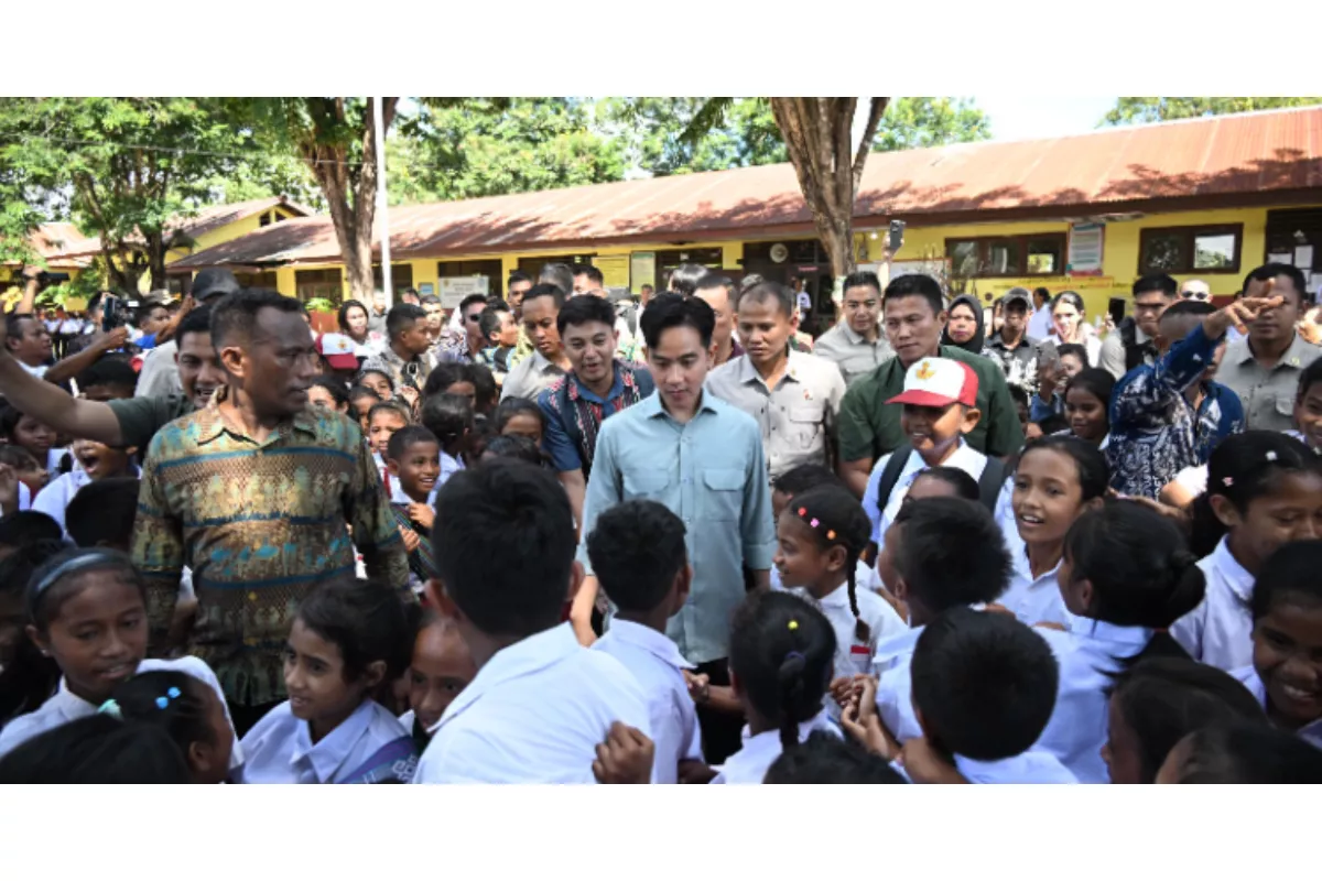 Wapres Gibran Pantau Pendidikan di Mimika Lewat Kunjungan Sekolah