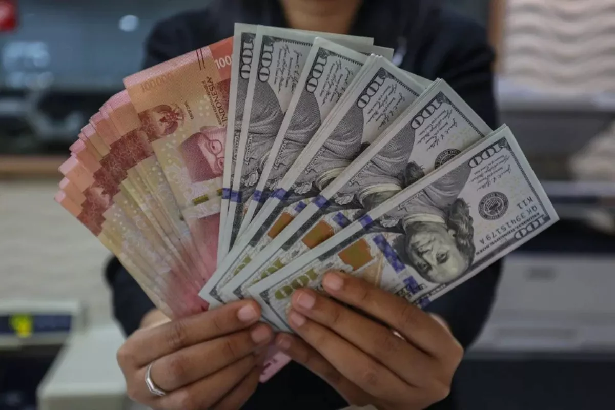 Dolar AS Dekati Level Terendah Dua Bulan Menjelang Data Inflasi