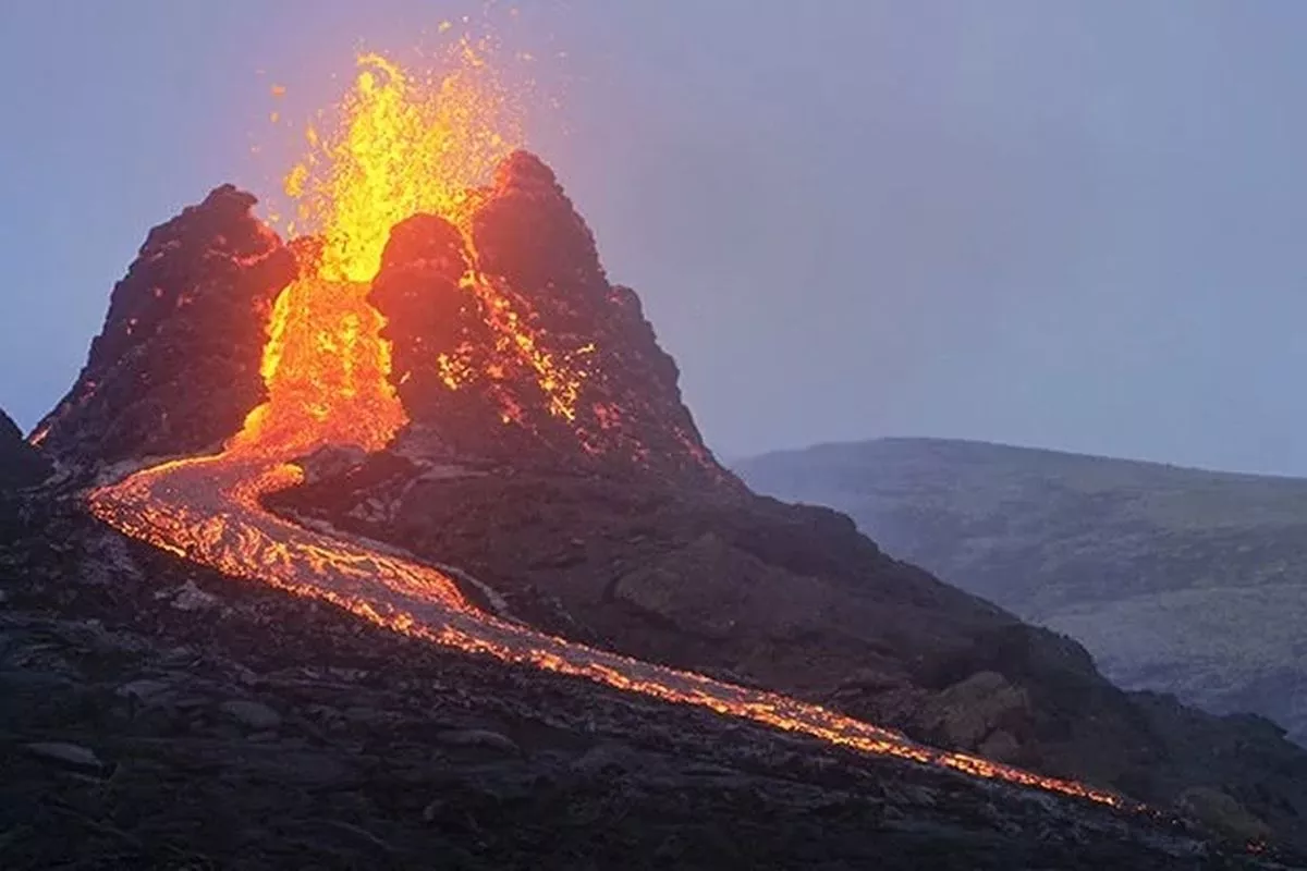 Dinamika Tektonik Global Picu 4 Gunung Erupsi Bareng