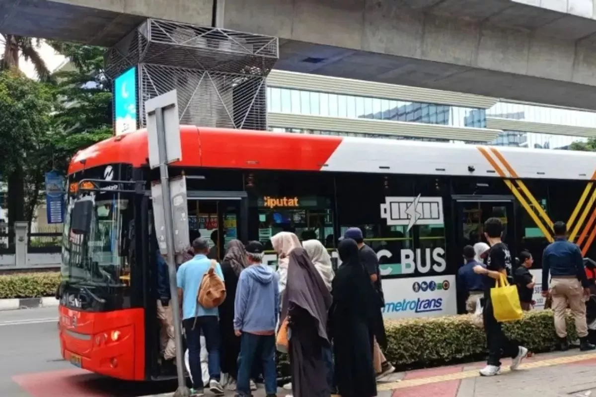 Transjakarta Perpanjang Jam Operasional Rute Blok M-Ancol Pekan Ini