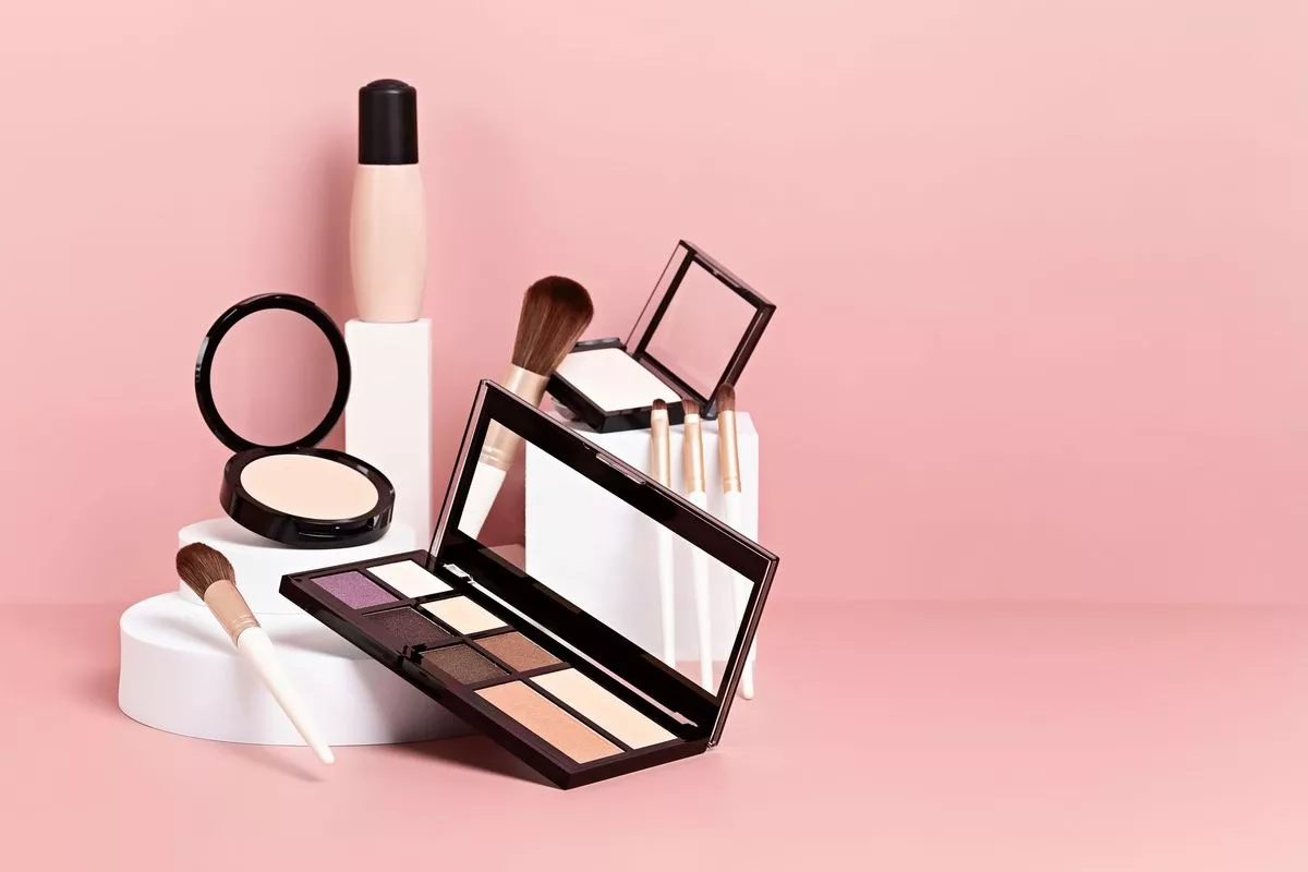 Tanda Produk Kosmetik Kadaluwarsa serta Risiko Bahayanya