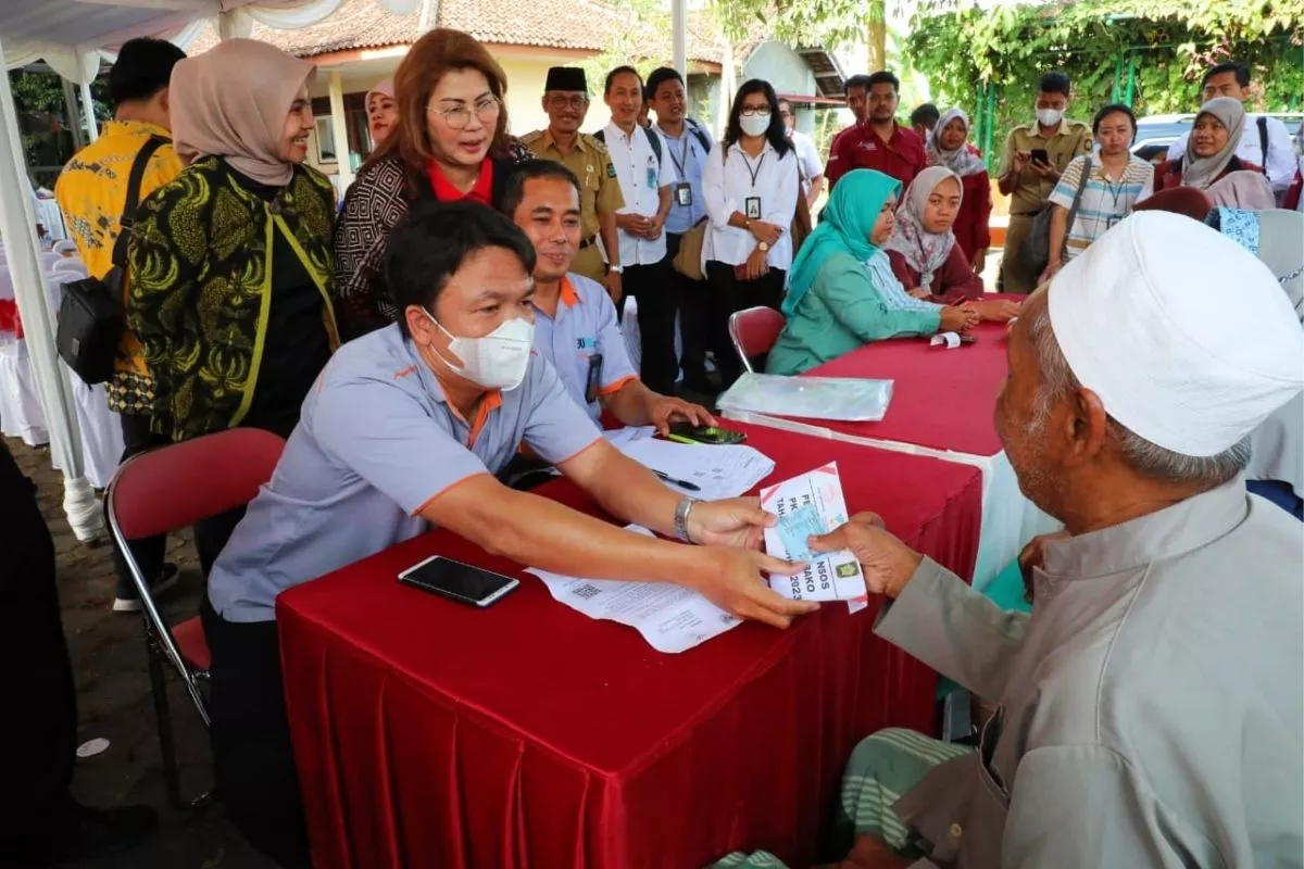 Cara Cek Desil Bansos Kemensos Pakai NIK via HP Secara Online