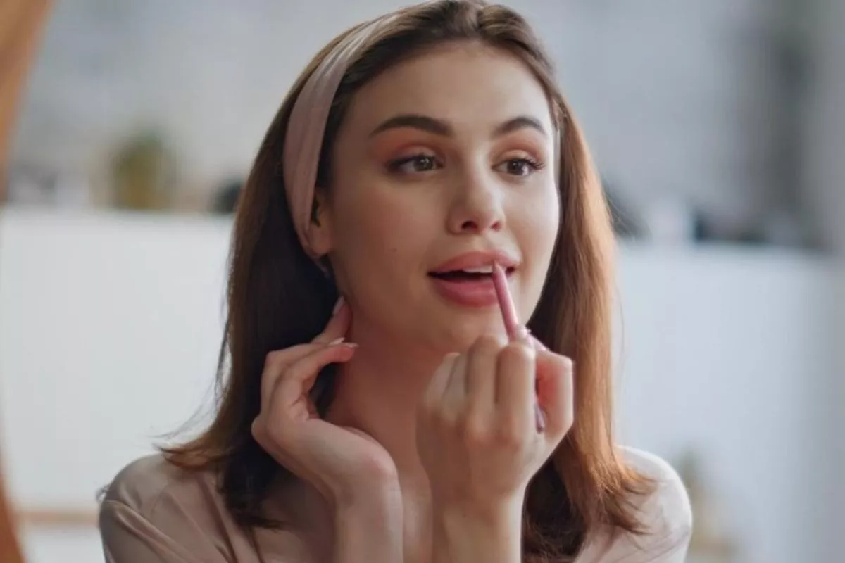 Teknik Blurred Lips Makin Populer untuk Riasan Bibir Effortless 2026