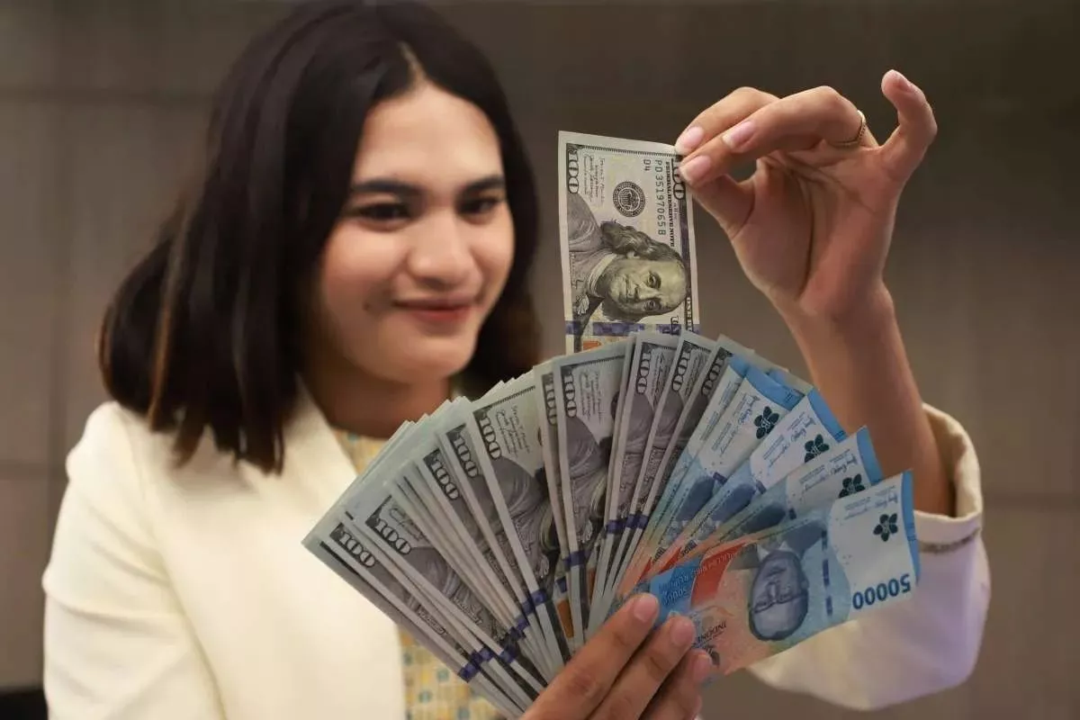 Rupiah Hari Ini Sukses Melesat ke Level Rp 17.952 per Dolar AS